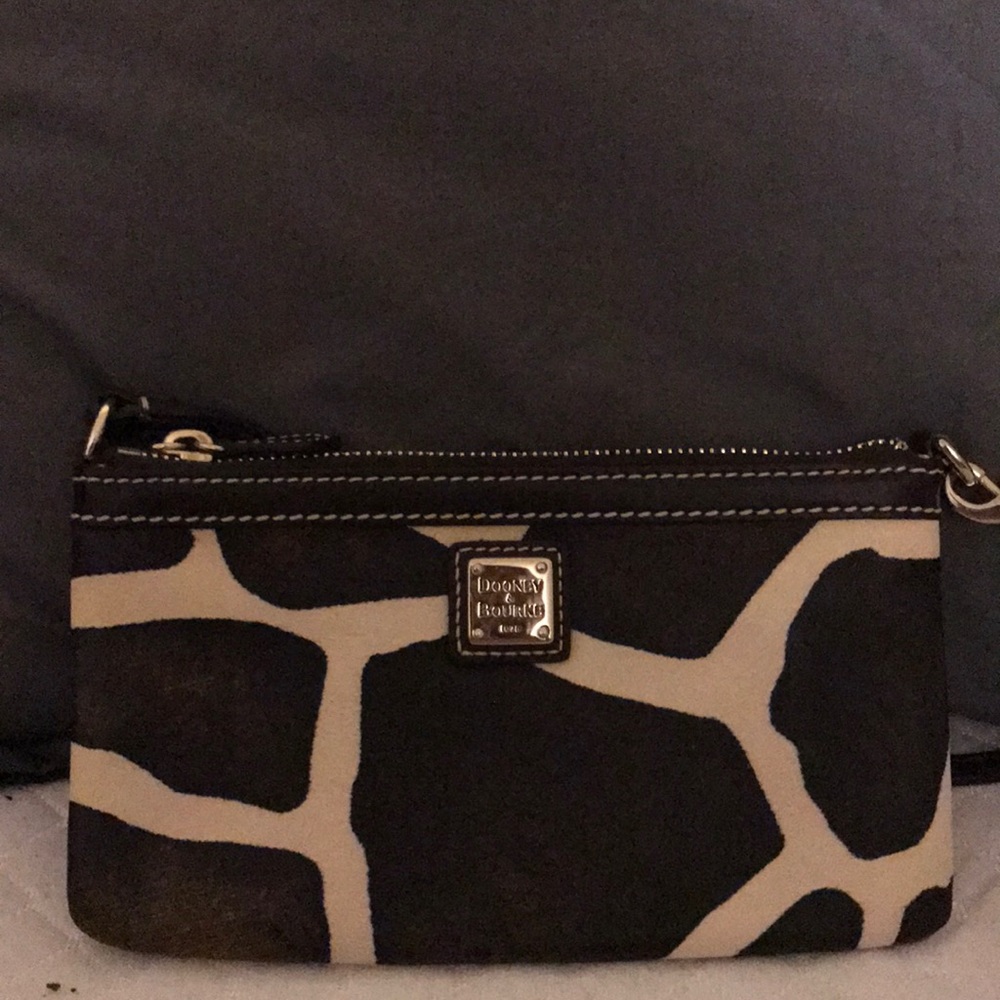👏🏻Dooney & Bourke Wristlet👏🏻